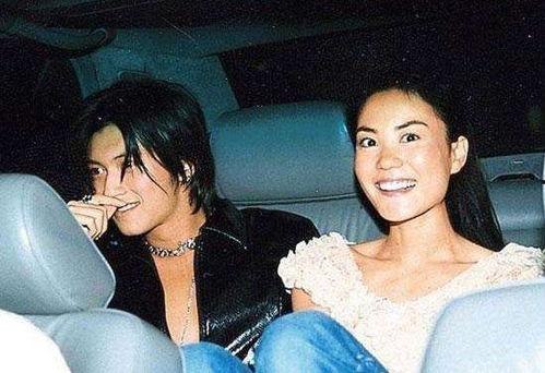 年前娱乐圈吃瓜,盘点年度大瓜，揭秘明星幕后故事